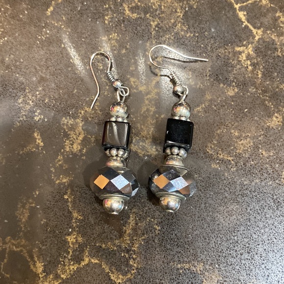 Black onyx and silver diamond cut pierced earrings Absolutely gorgeous - Picture 3 of 6